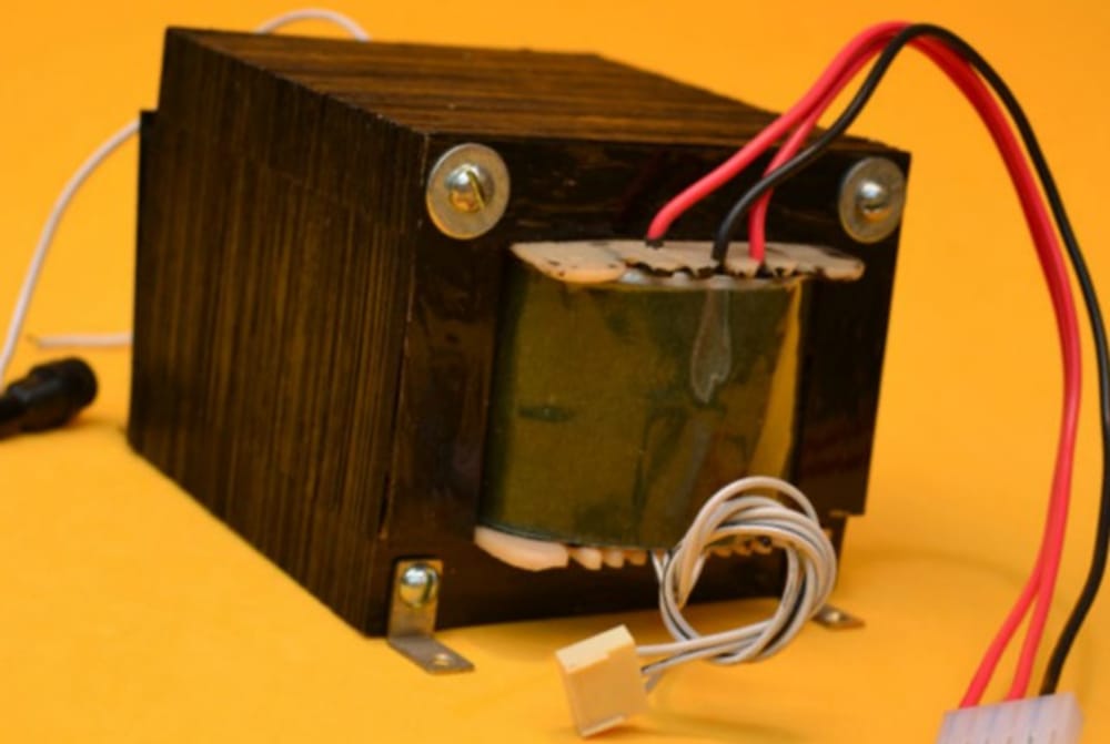 Imagen de TRANSFORMADOR 30KM 12V/110V