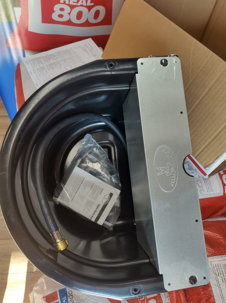 Imagen de BEBEDERO AUTOMATICO NEGRO LITTLE GIANT 16 LTS (C/TAPA METALICA)